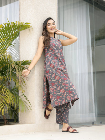 The Saachi Earthy Floral Printed Cotton Sleeveless Kurta & Pant Set