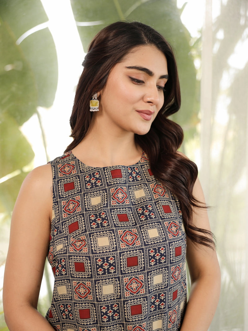 The Shanvi Geometric Printed Cotton Sleeveless Kurta & Pant Set