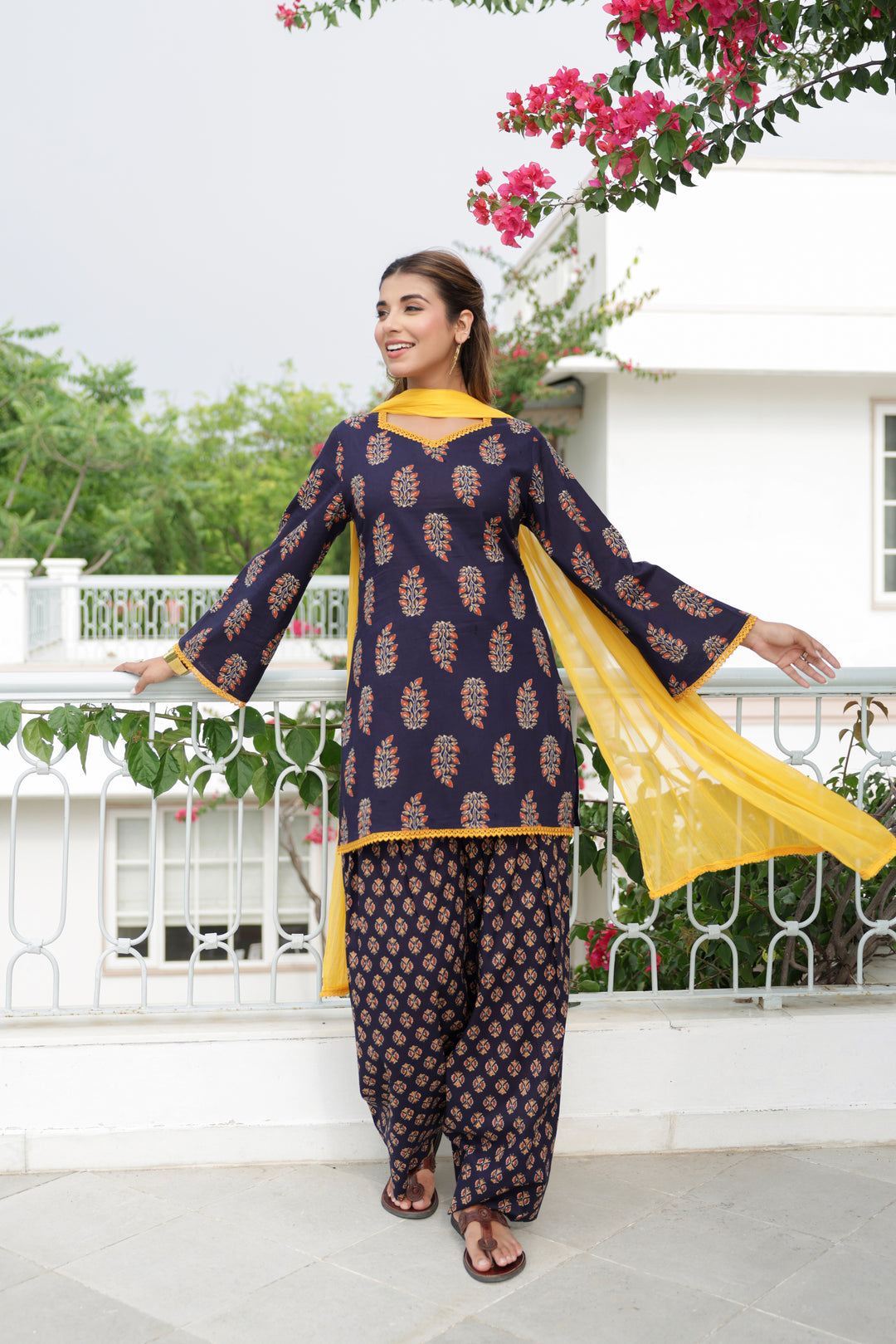 Aaradhya Navy Blue Floral Buta Cotton Kurta Pant Set