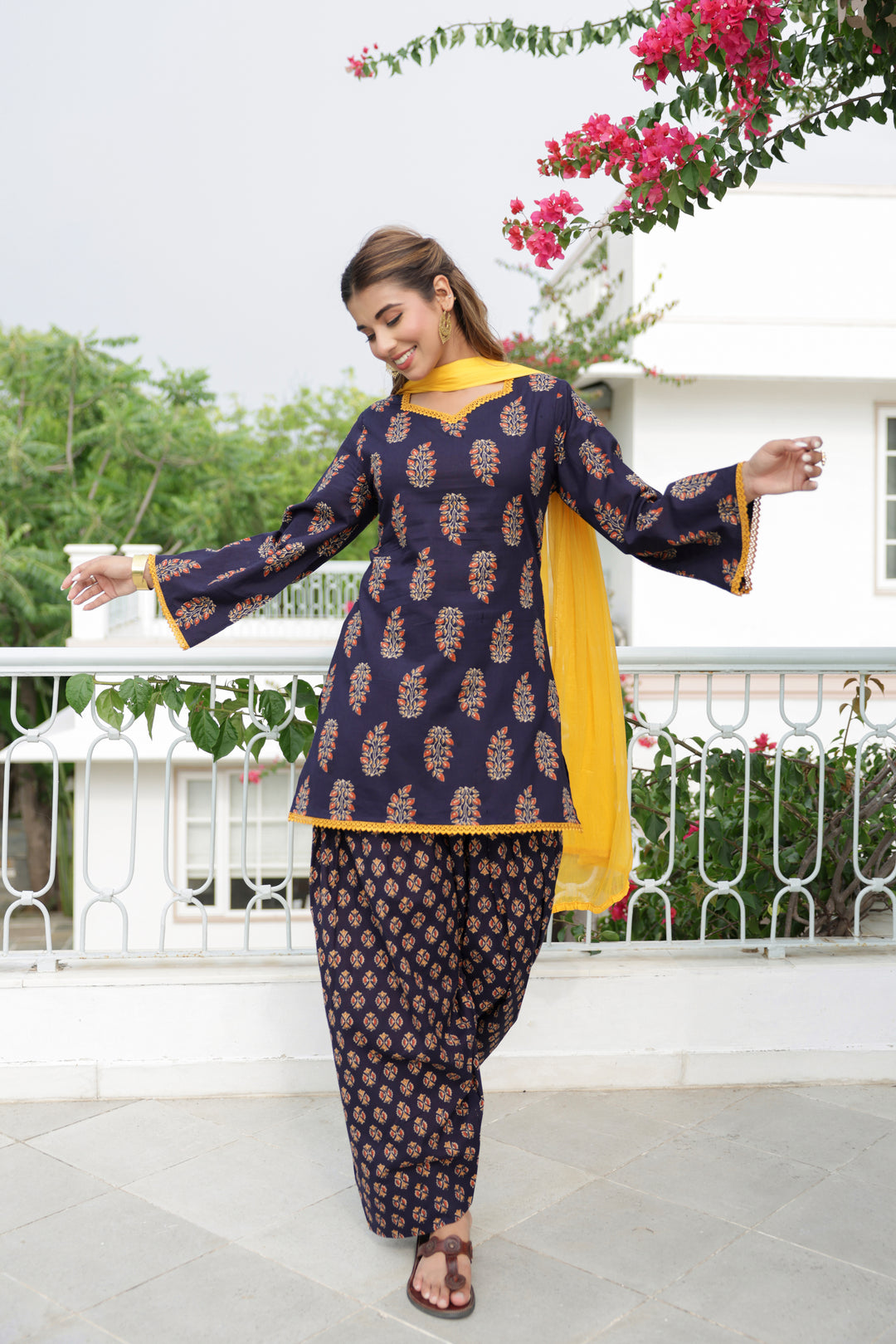 Aaradhya Navy Blue Floral Buta Cotton Kurta Pant Set