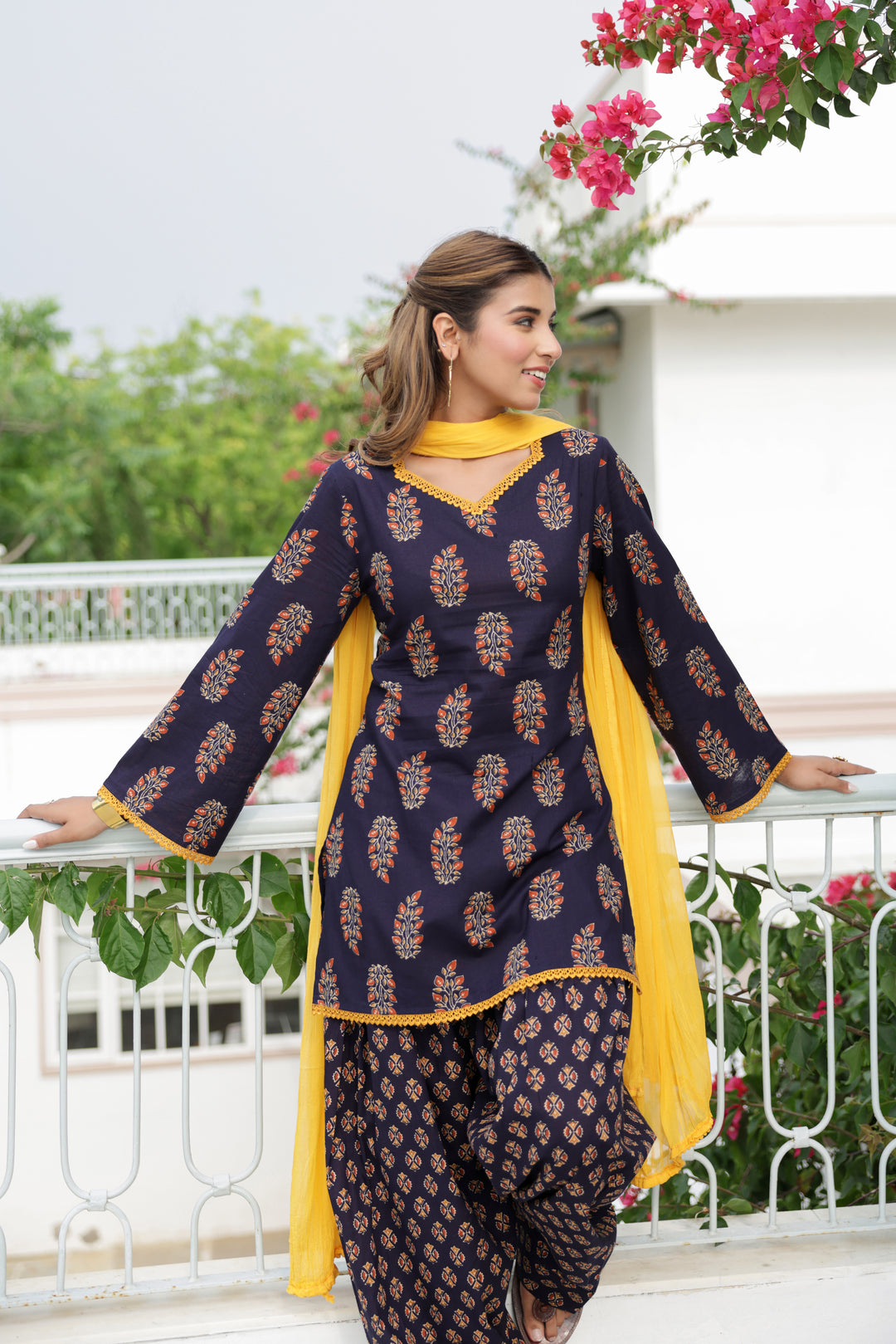 Aaradhya Navy Blue Floral Buta Cotton Kurta Pant Set