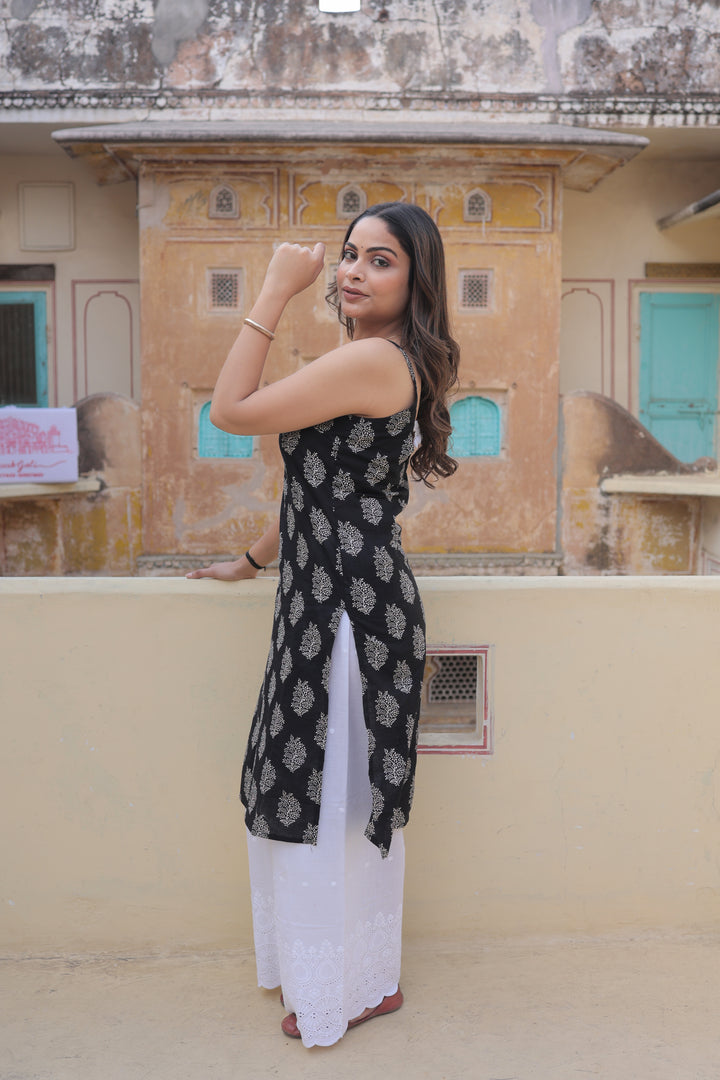 The Rhea Sanganeri Hand-Block Sleeveless Kurti
