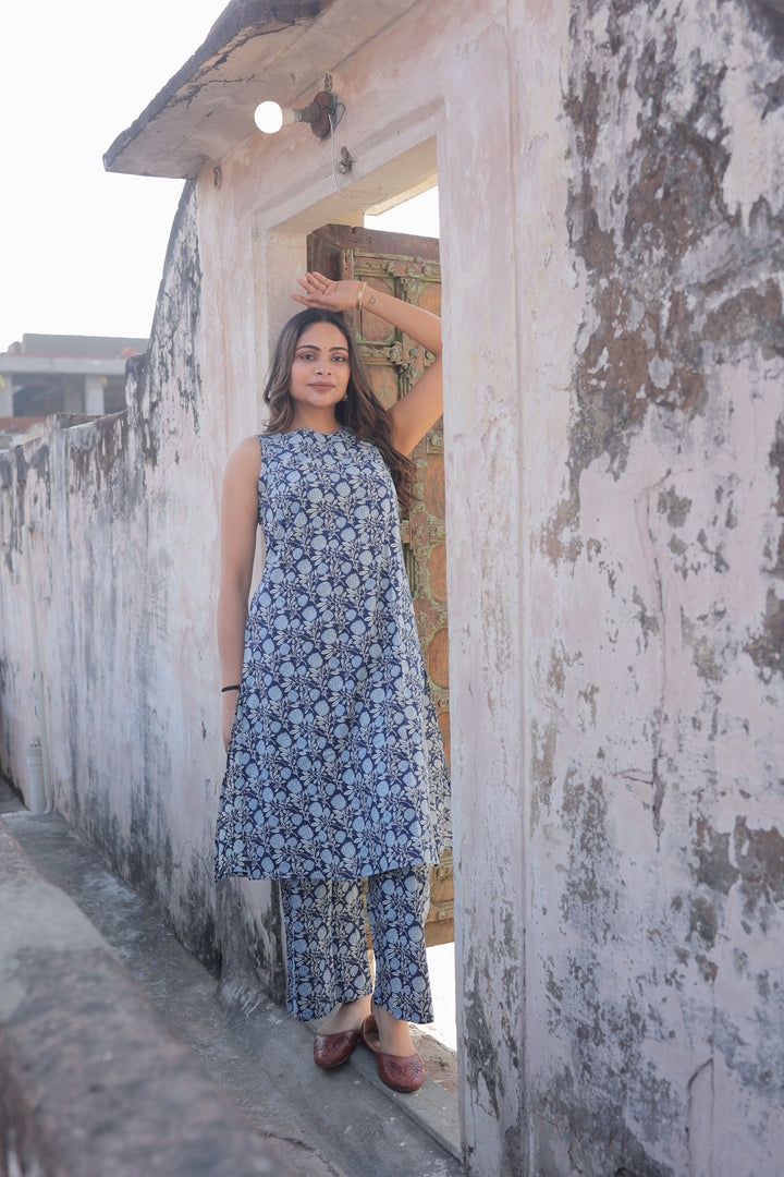 The Meher Indigo Floral Jaal Kurta-Pant Set