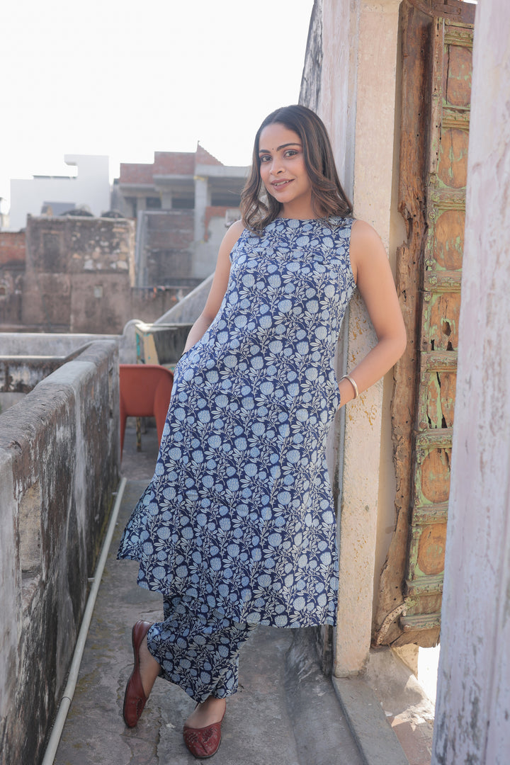 The Meher Indigo Floral Jaal Kurta-Pant Set