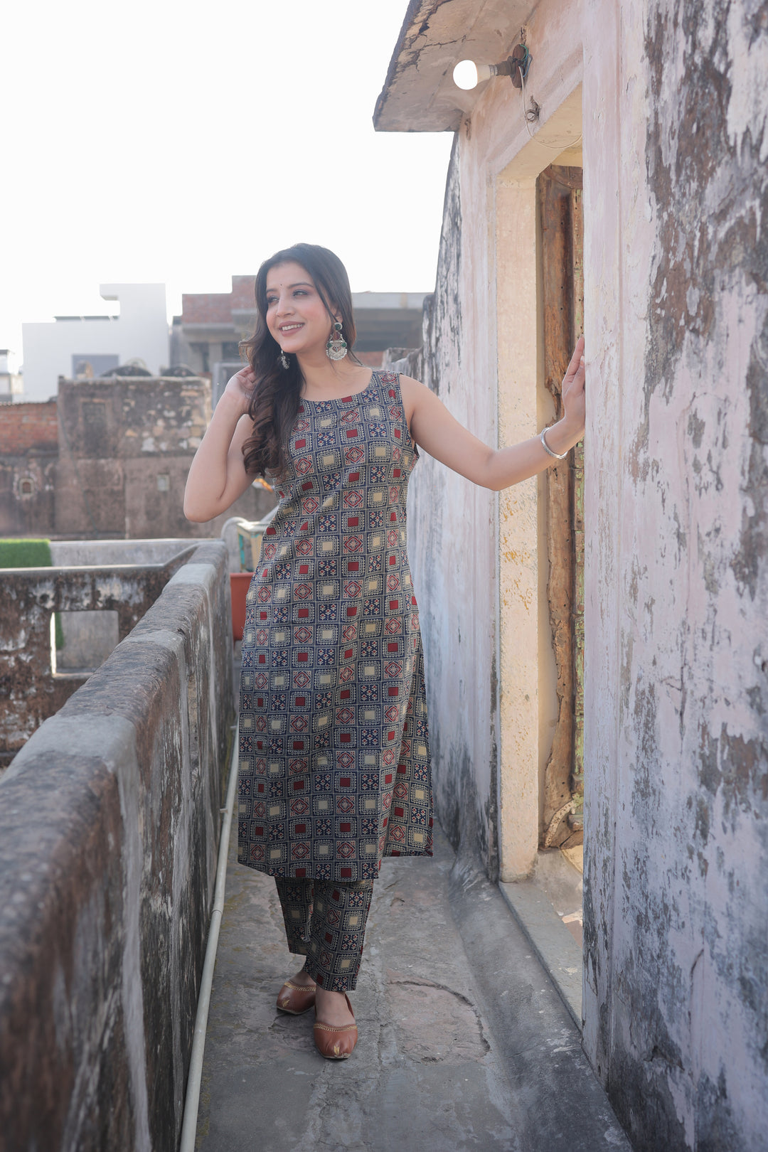 The Shanvi Geometric Printed Cotton Sleeveless Kurta & Pant Set