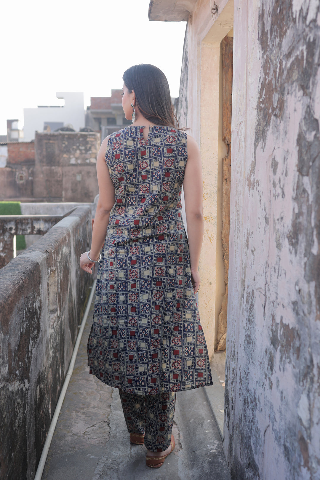 The Shanvi Geometric Printed Cotton Sleeveless Kurta & Pant Set